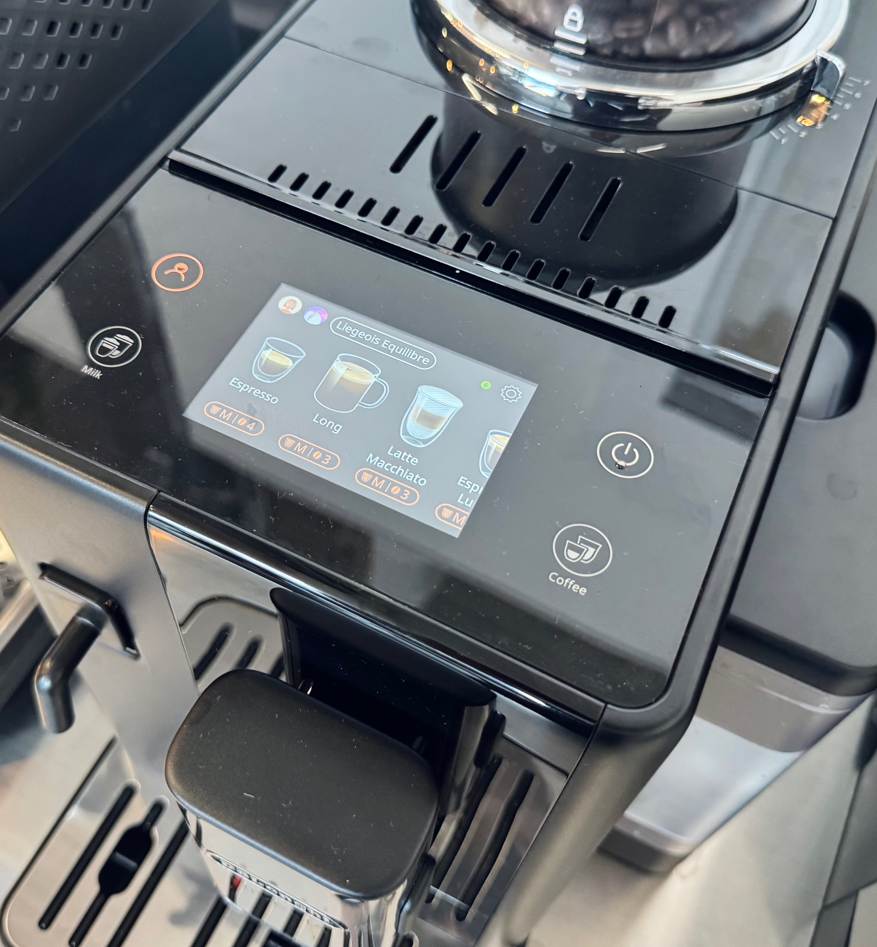 Delonghi Rivelia – Machine à expresso compacte à grains