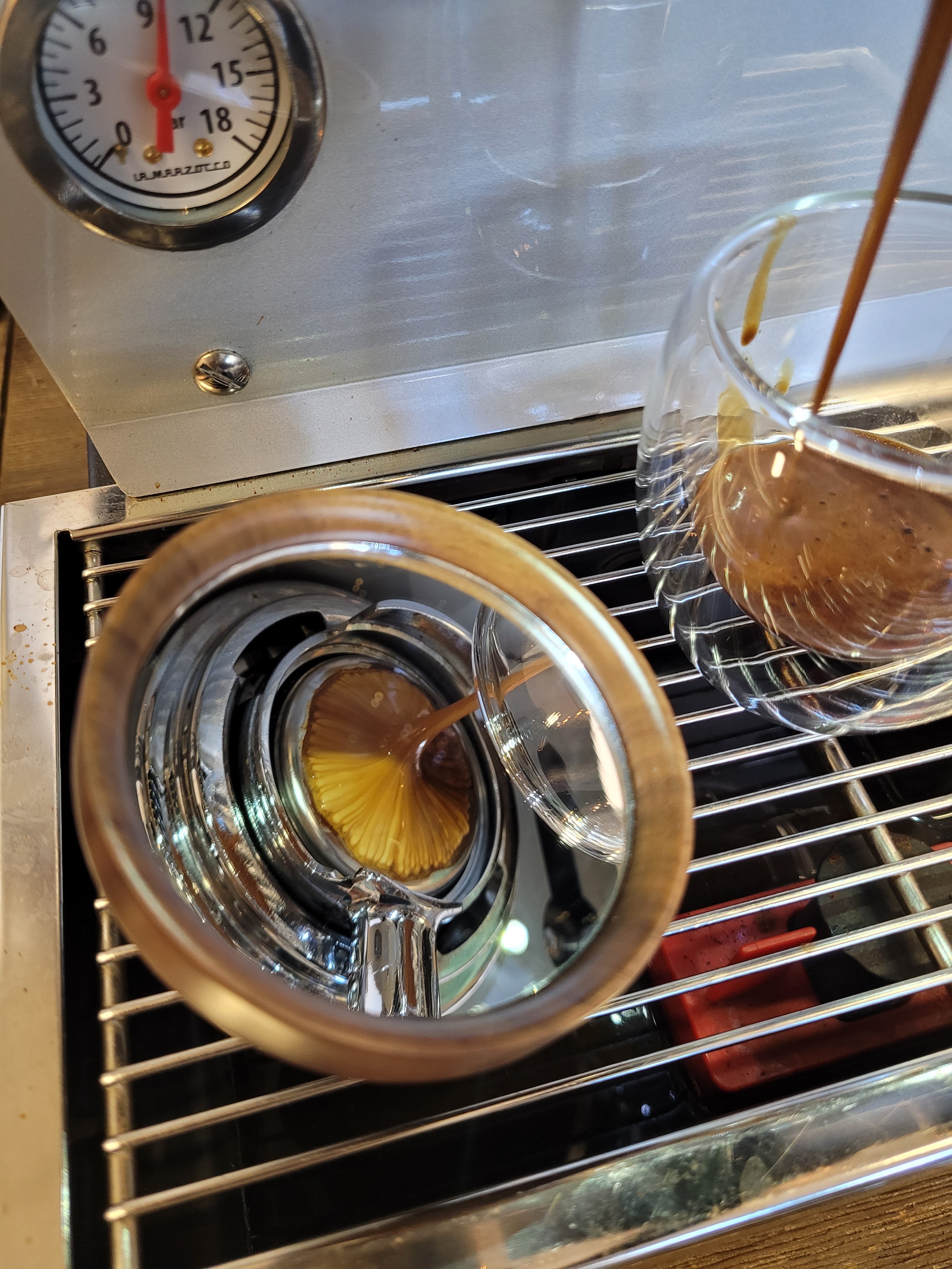 Extraction mirror for espresso machine